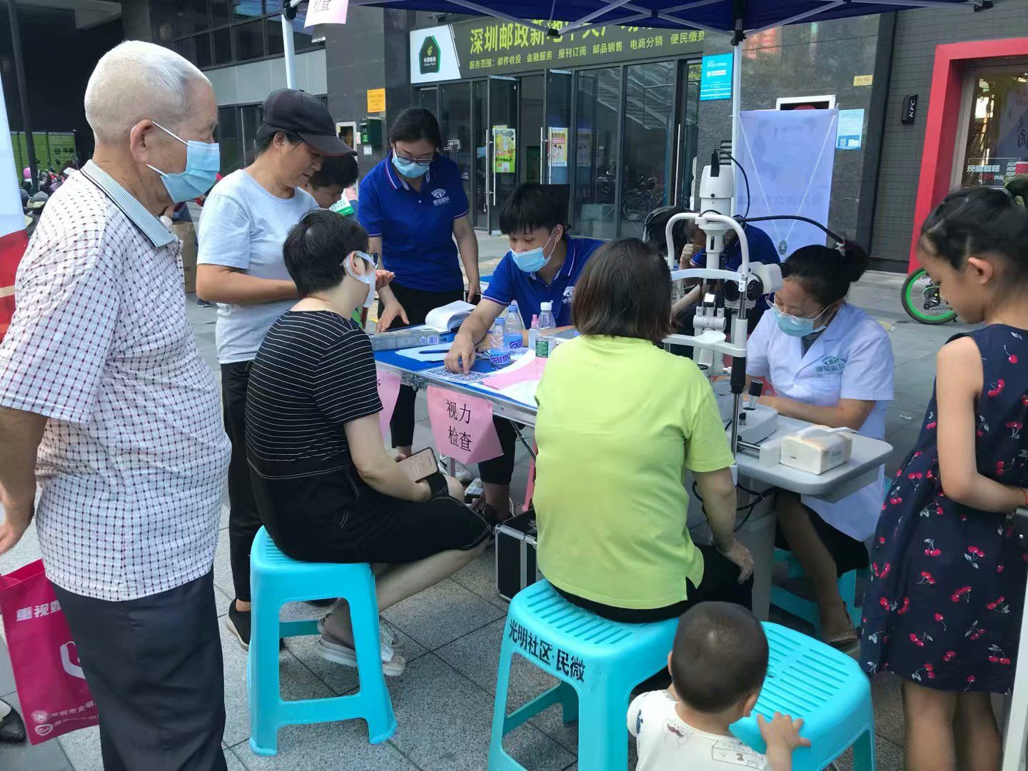 光明街道周末黨群便民服務大集市啟動 心理咨詢服務受熱捧